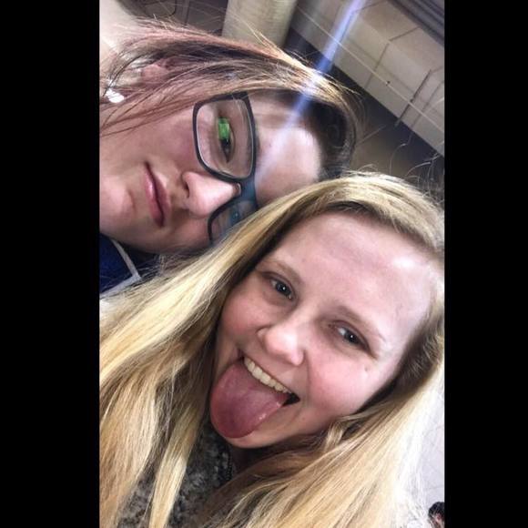 Meet your Posher, Abigael - Picture 1 of 4